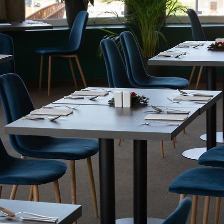 Hotel Kristaly Konferencia & Wellness Ajka エクステリア 写真