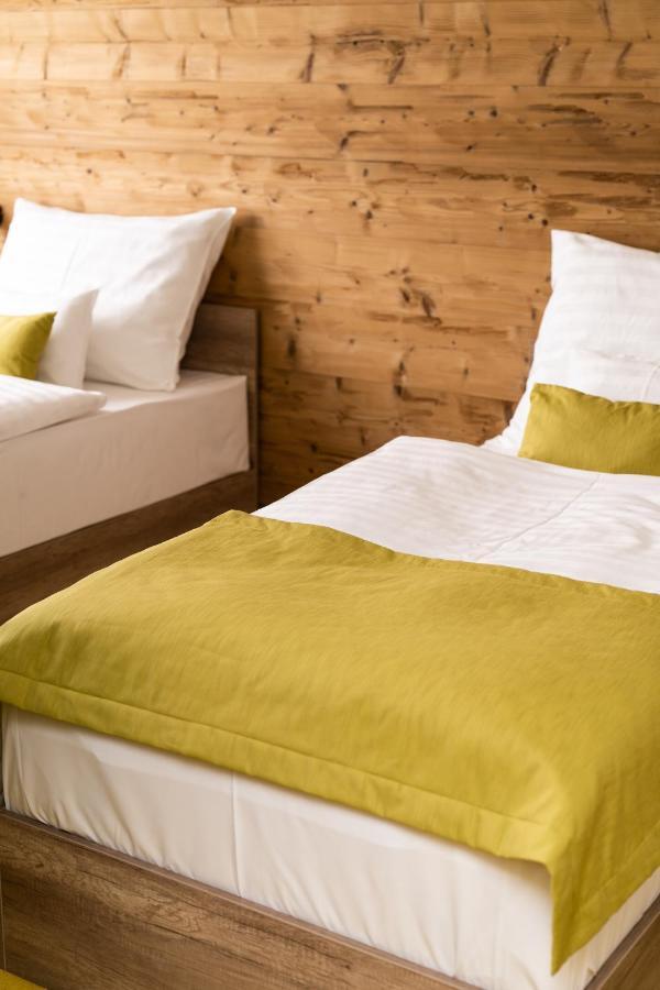 Hotel Kristaly Konferencia & Wellness Ajka エクステリア 写真