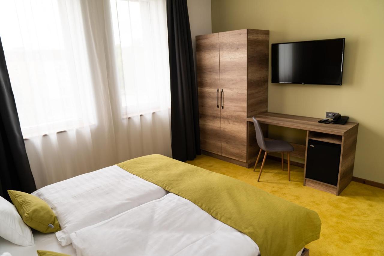 Hotel Kristaly Konferencia & Wellness Ajka エクステリア 写真