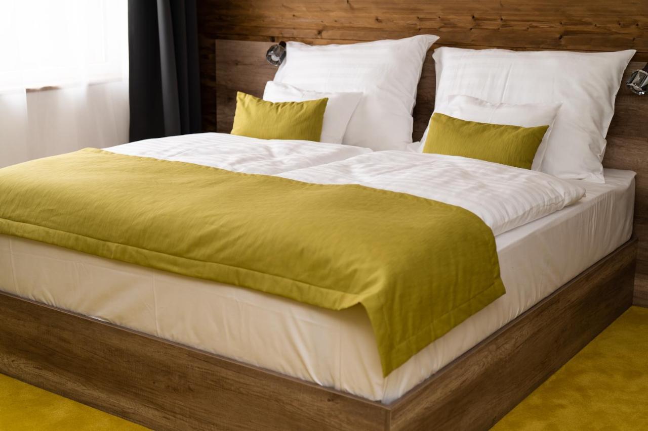 Hotel Kristaly Konferencia & Wellness Ajka エクステリア 写真
