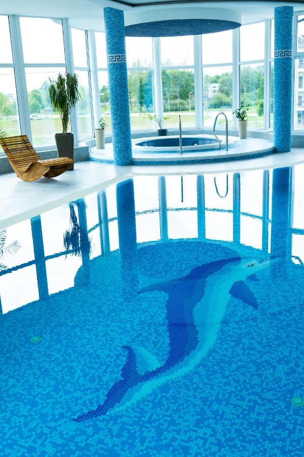 Hotel Kristaly Konferencia & Wellness Ajka エクステリア 写真