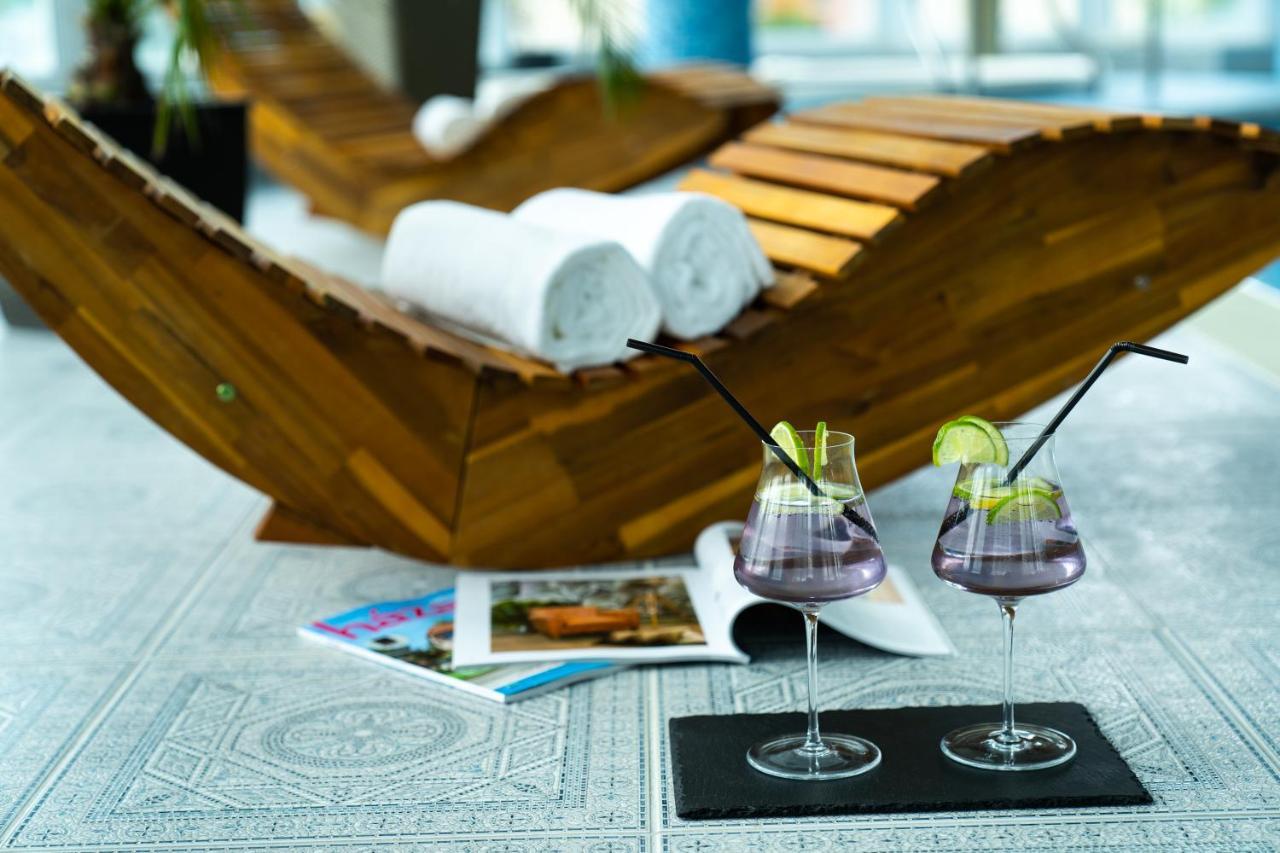 Hotel Kristaly Konferencia & Wellness Ajka エクステリア 写真