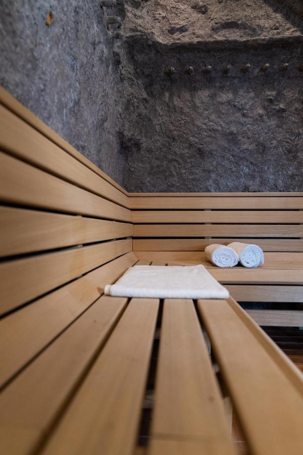 Hotel Kristaly Konferencia & Wellness Ajka エクステリア 写真