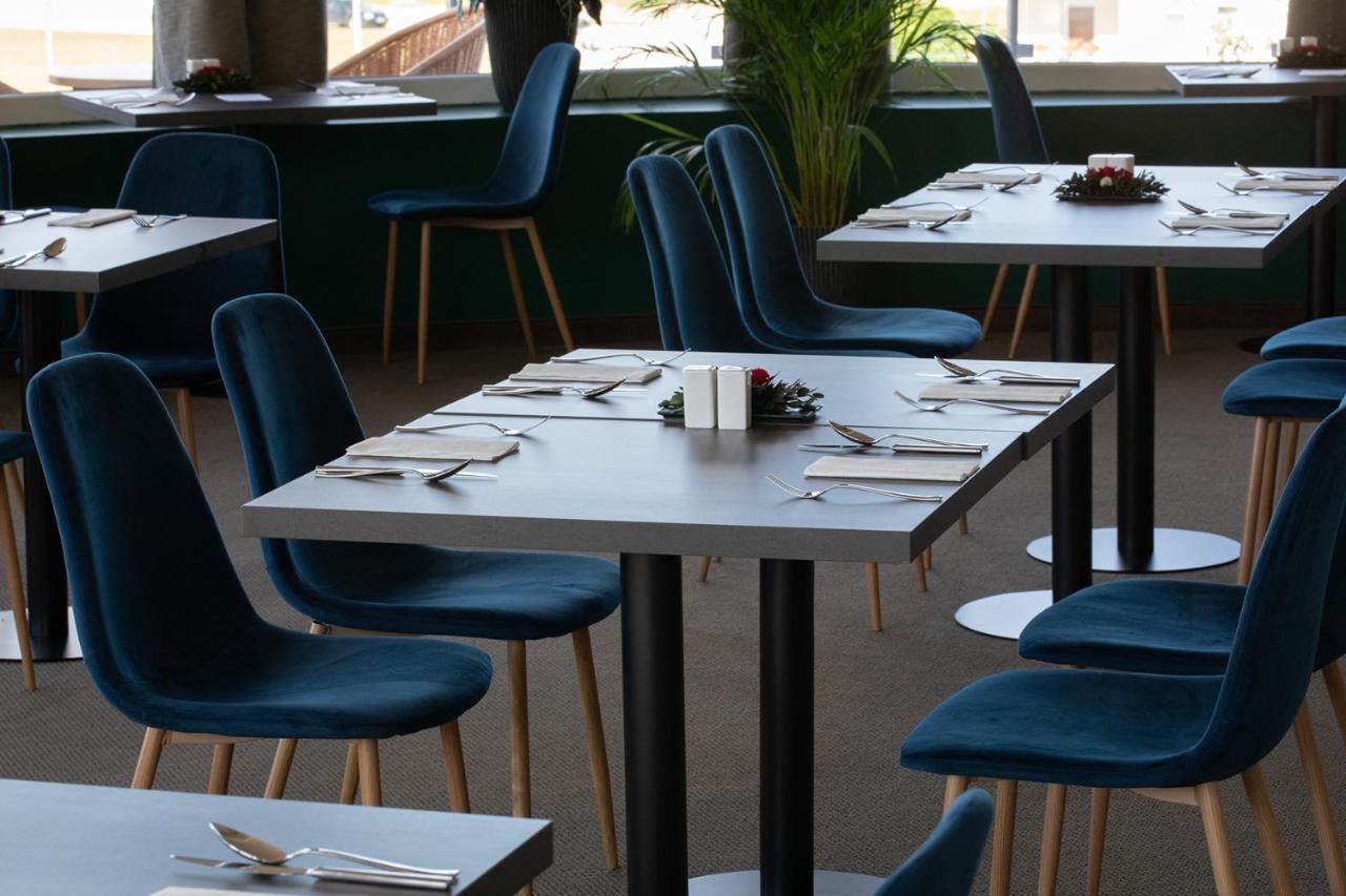 Hotel Kristaly Konferencia & Wellness Ajka エクステリア 写真