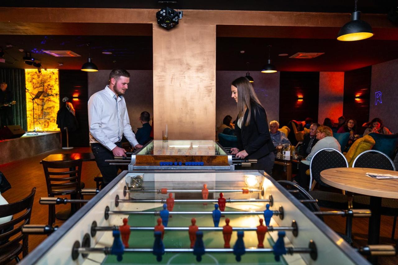Hotel Kristaly Konferencia & Wellness Ajka エクステリア 写真